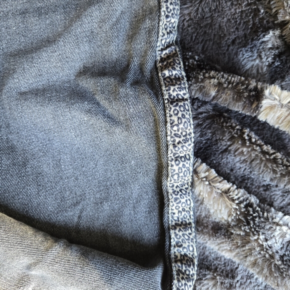 Sundry High-Rise Skinny Jeans with Leopard Side Trim – Size 29 - Picture 2 of 11